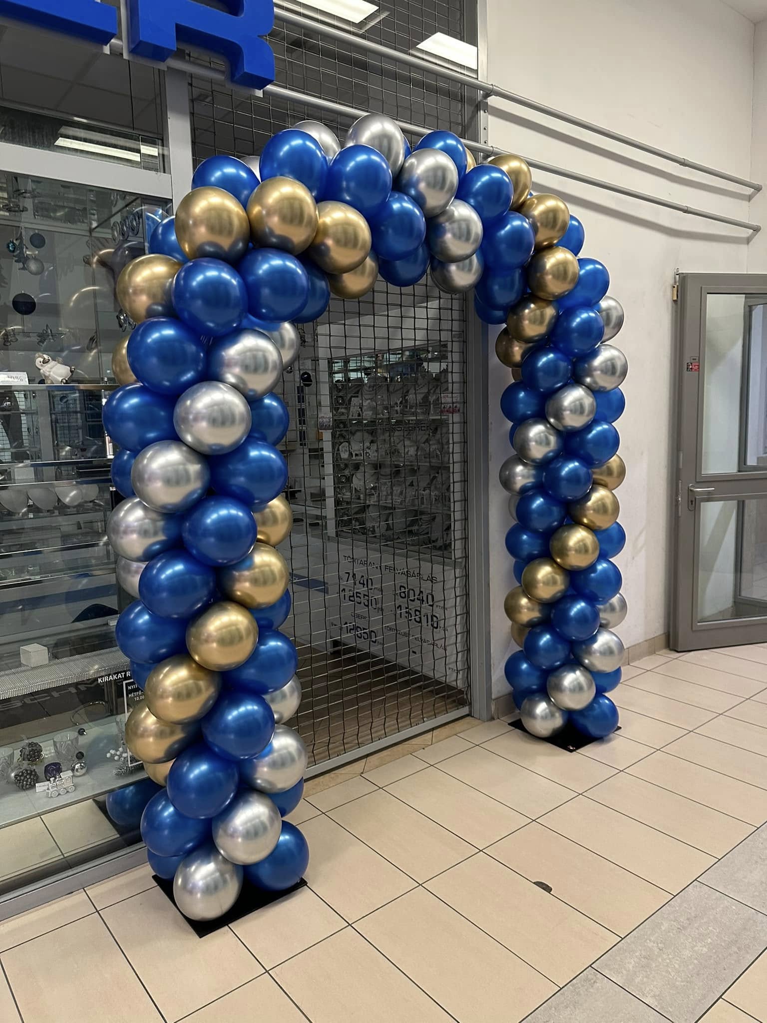 Lufikapuk bolt nyitásra, marketingre, rendezvényekre, összejövetelekre. Party Shop - parti kellékek, lufik, egyedi ajándéktárgyak