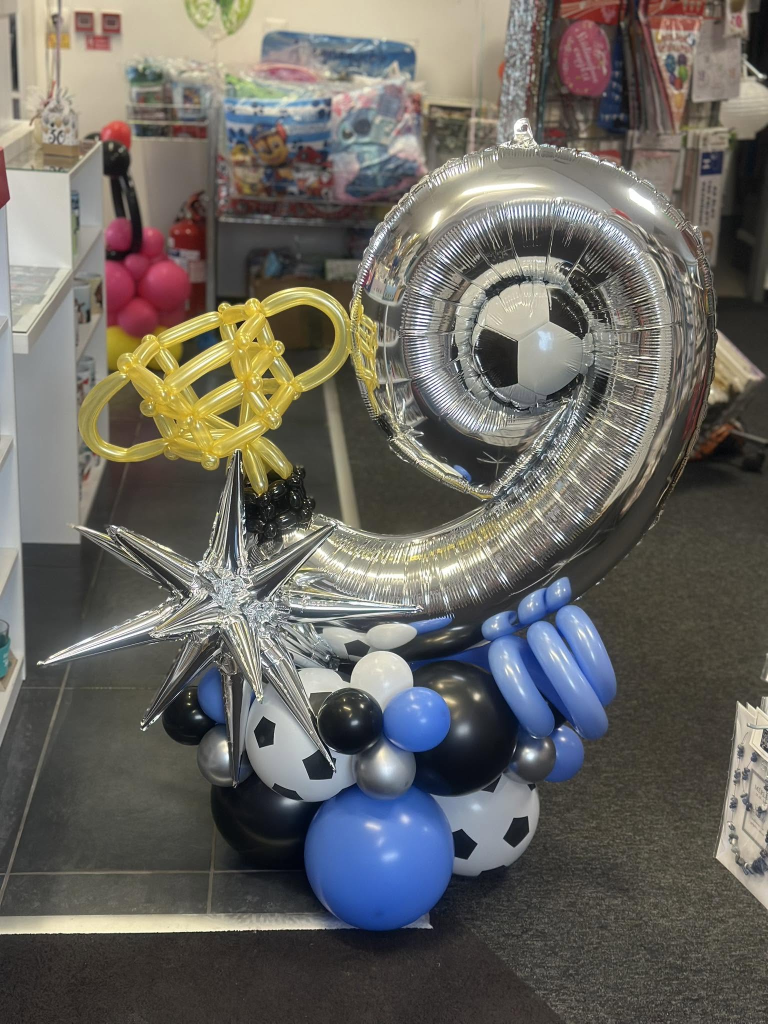 Lufiszobrok szülinapra, ballagásra, rendezvényekre, egyéb ünnepélyekre. Egyedi igények alapján -Parti kellékek boltja Kecskemét - Party Shop