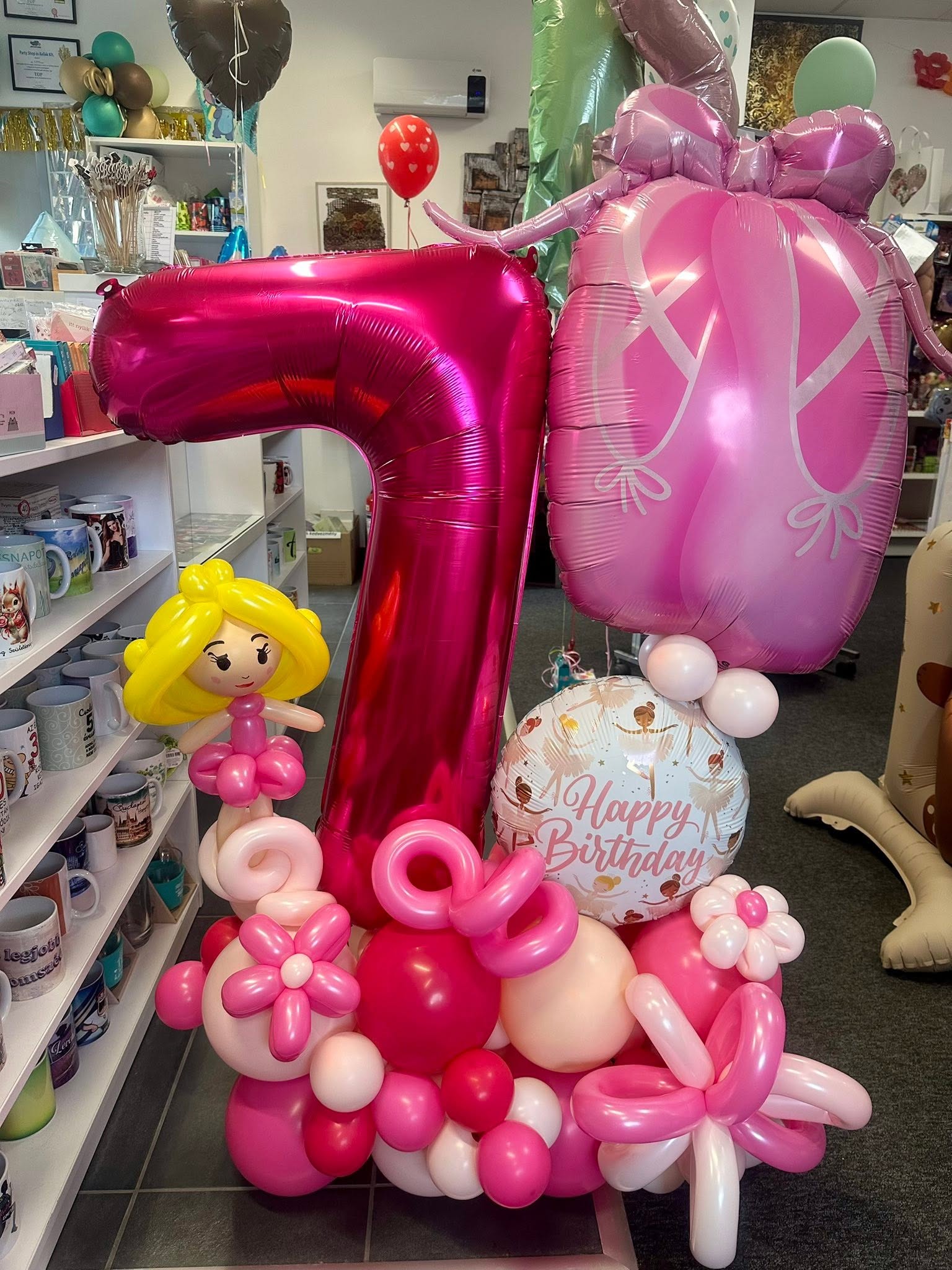 Lufiszobrok szülinapra, ballagásra, rendezvényekre, egyéb ünnepélyekre. Egyedi igények alapján -Parti kellékek boltja Kecskemét - Party Shop